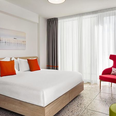 Quadro Hotel, Trademark Collection By Wyndham Saint Julian's Екстериор снимка
