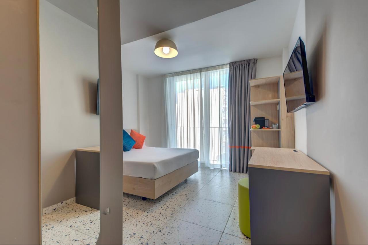 Quadro Hotel, Trademark Collection By Wyndham Saint Julian's Екстериор снимка