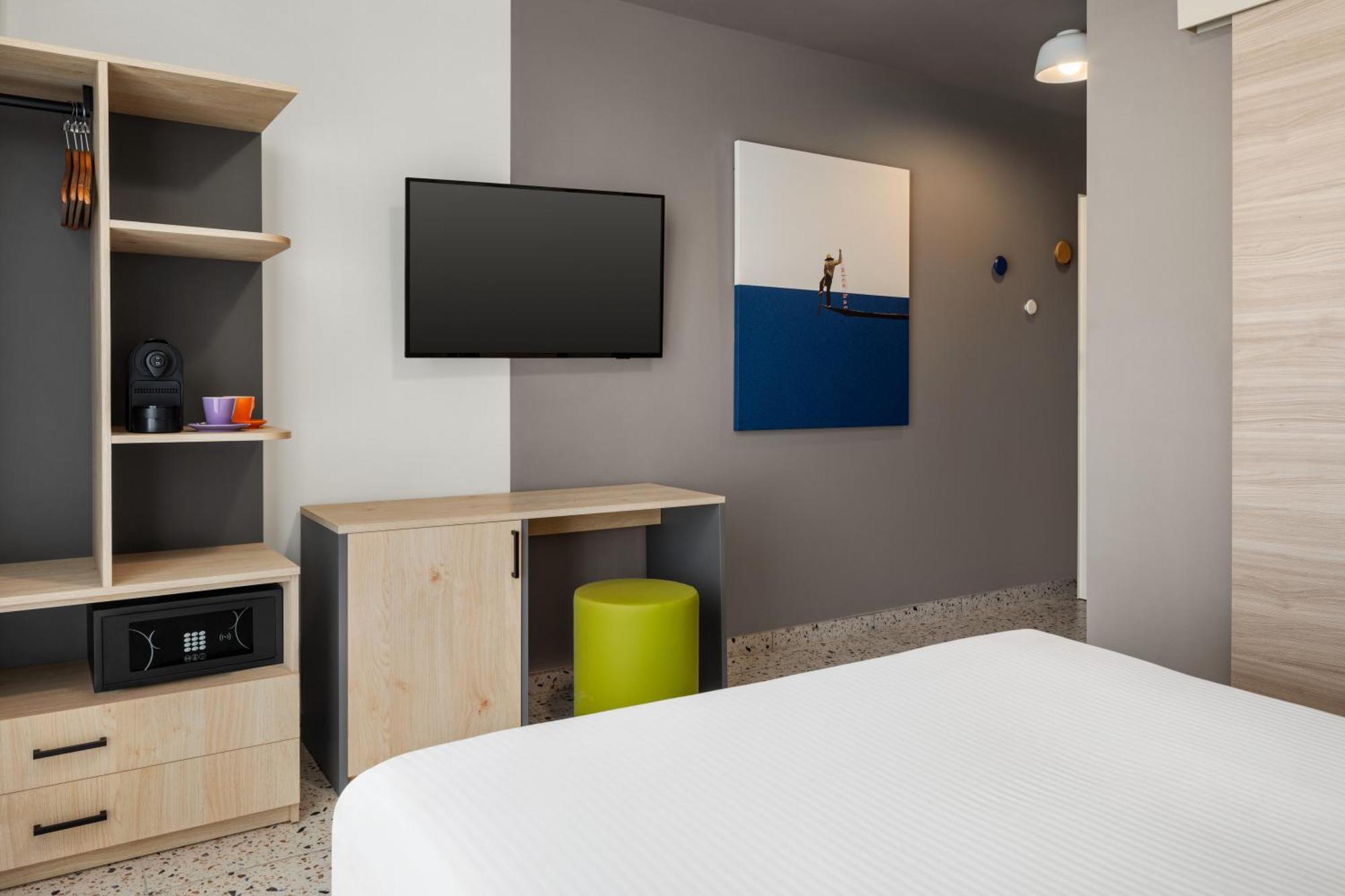 Quadro Hotel, Trademark Collection By Wyndham Saint Julian's Екстериор снимка