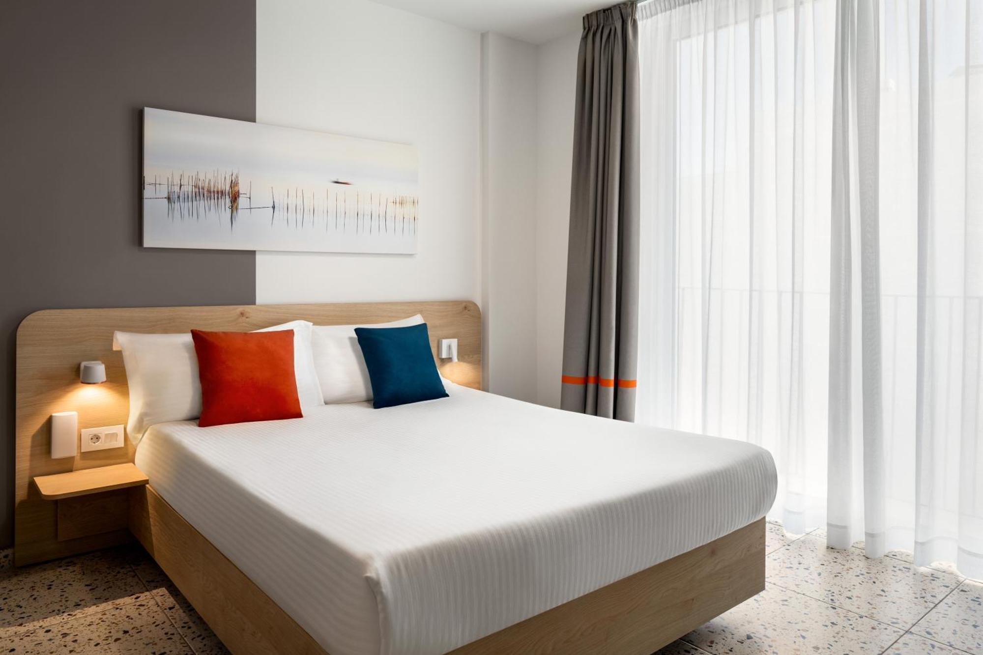Quadro Hotel, Trademark Collection By Wyndham Saint Julian's Екстериор снимка