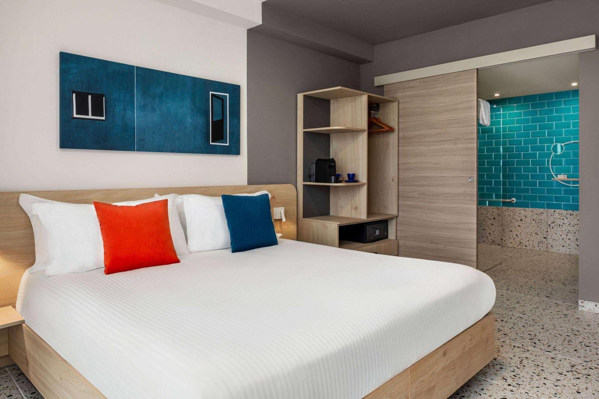 Quadro Hotel, Trademark Collection By Wyndham Saint Julian's Екстериор снимка